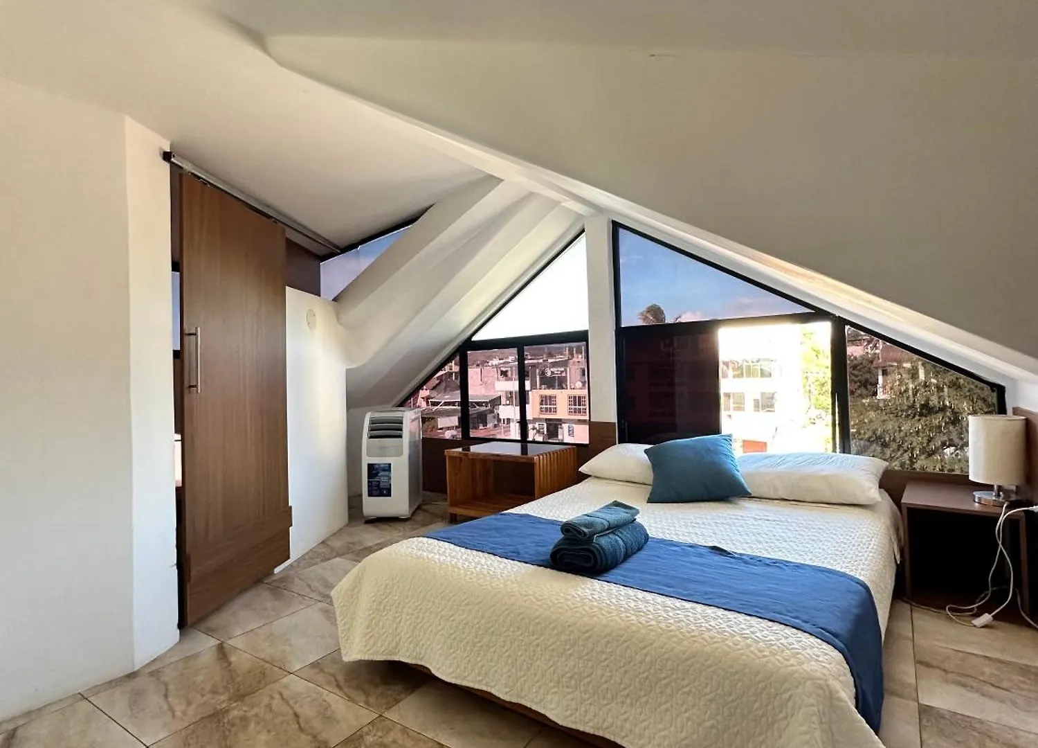 Plaza Lobos Suites San Cristóbal
