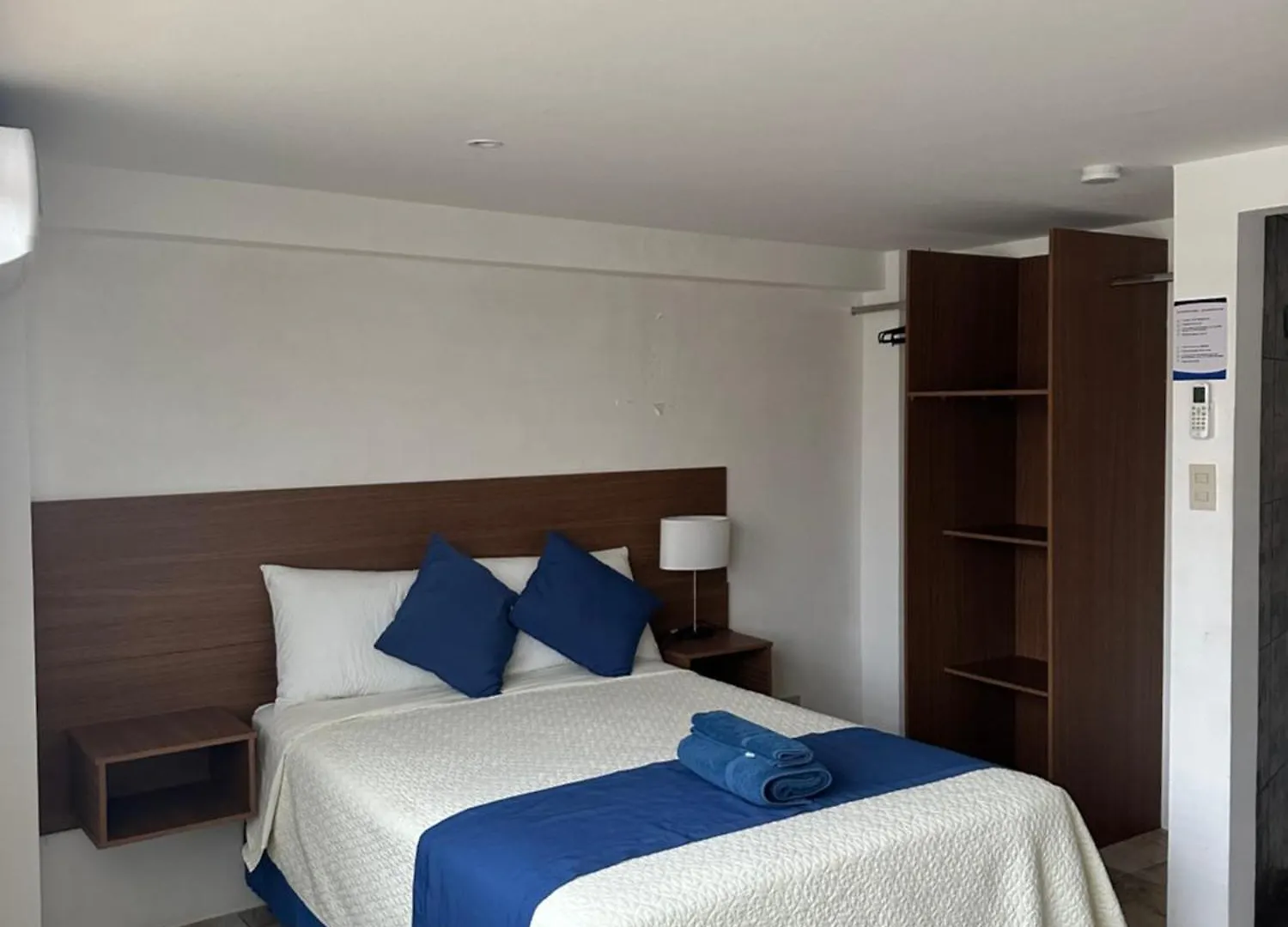 Pansiyon Plaza Lobos Suites San Cristóbal
