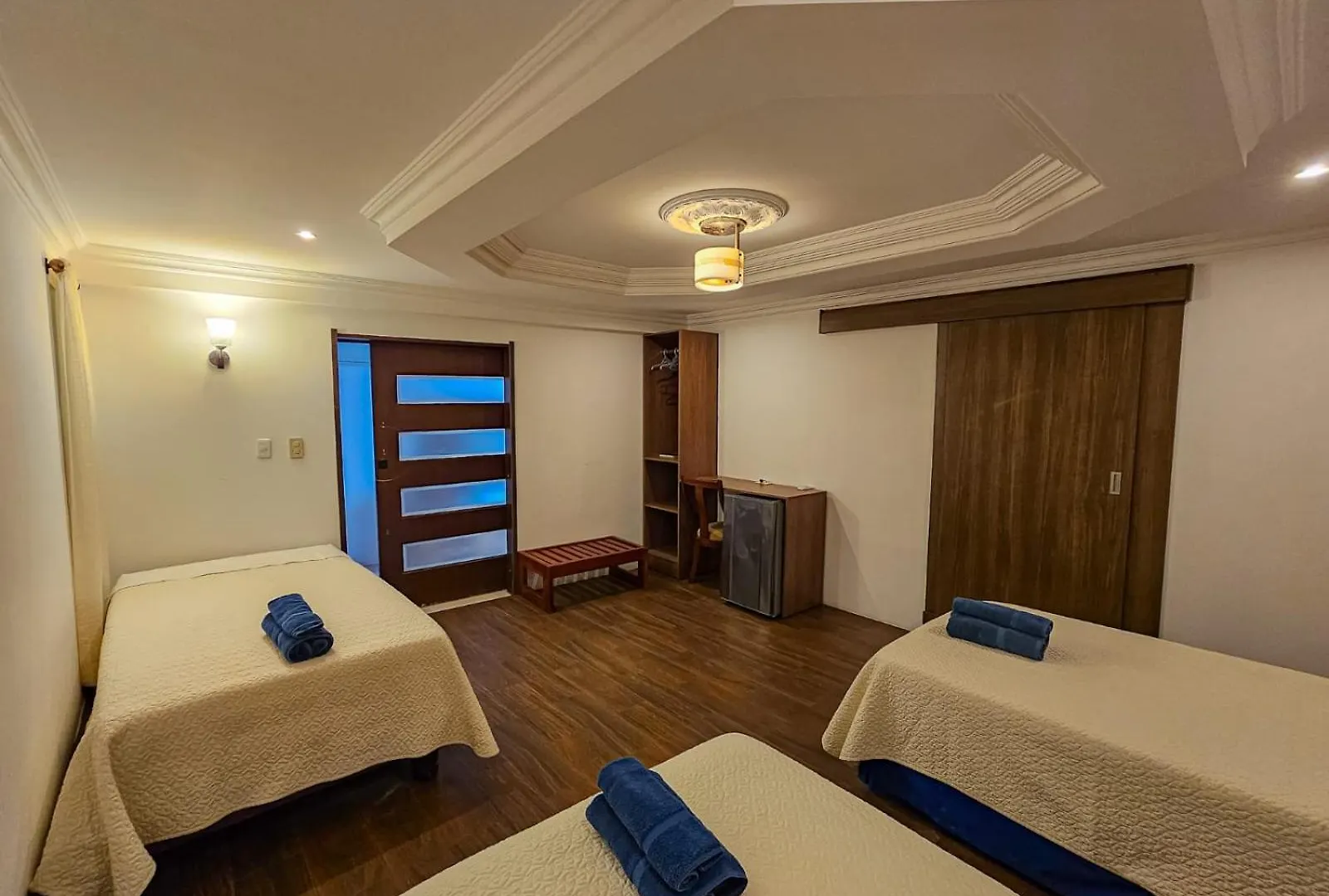 Plaza Lobos Suites San Cristóbal 0*,  Ekvador